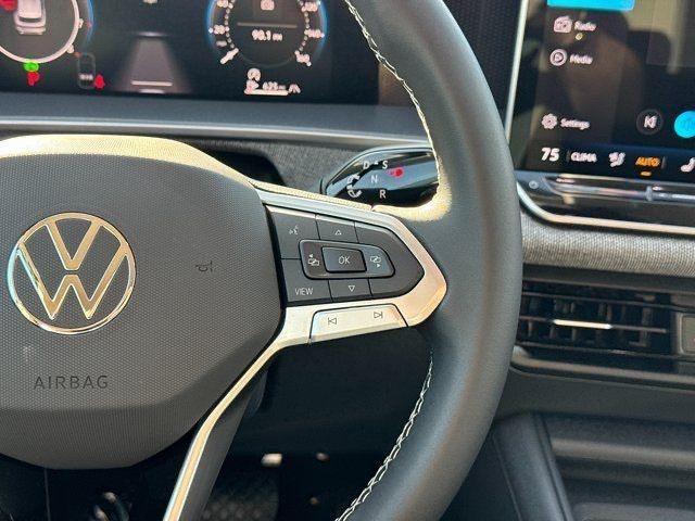 Photo of 2025 Pure White Volkswagen Tiguan