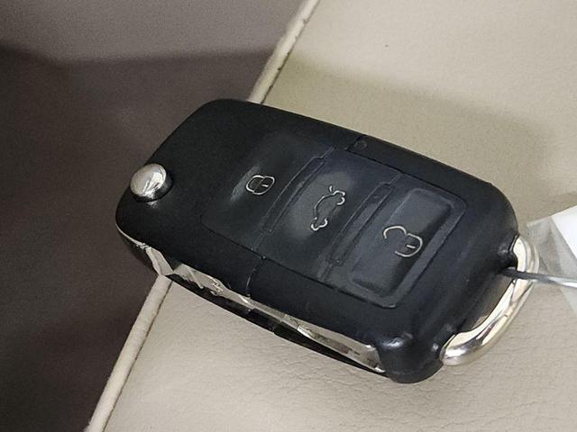 Photo of 2008 Blue Volkswagen New Beetle
