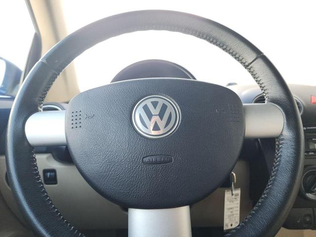 Photo of 2008 Blue Volkswagen New Beetle