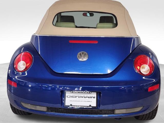 Photo of 2008 Blue Volkswagen New Beetle