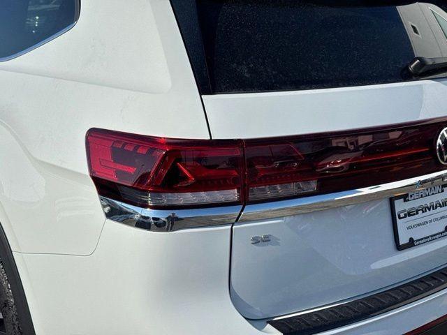 Photo of 2025 Pure White Volkswagen Atlas