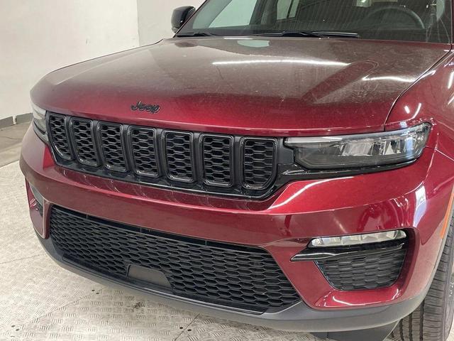 Photo of 2024 Velvet Red Pearlcoat Jeep Grand Cherokee