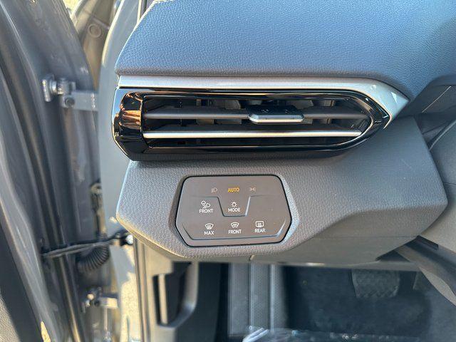 Photo of 2025 Pure Gray Volkswagen ID.4