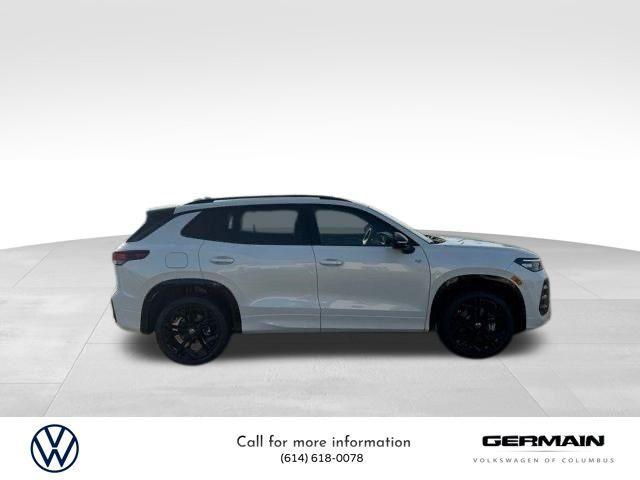 Photo of 2025 Opal White Pearl Effect Volkswagen Tiguan