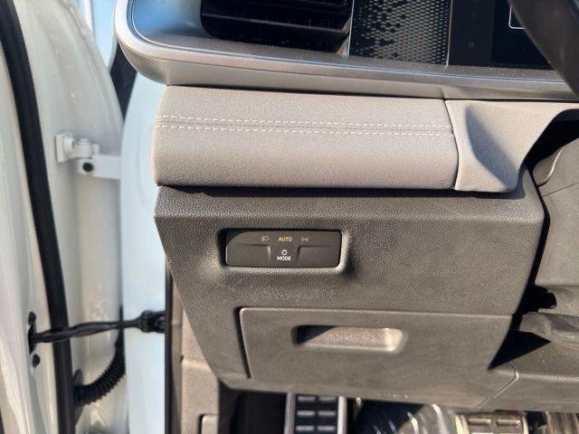 Photo of 2025 Opal White Pearl Effect Volkswagen Tiguan