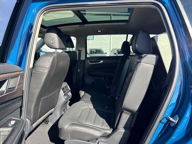 Photo of 2025 Mountain  Lake Blue Volkswagen Atlas