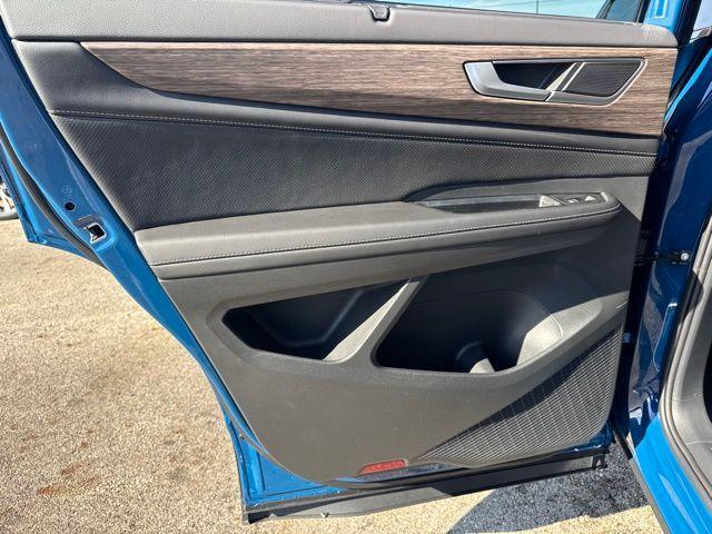 Photo of 2025 Mountain  Lake Blue Volkswagen Atlas