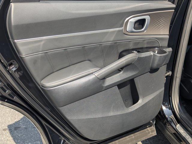Photo of 2023 Ebony Black Kia Sorento