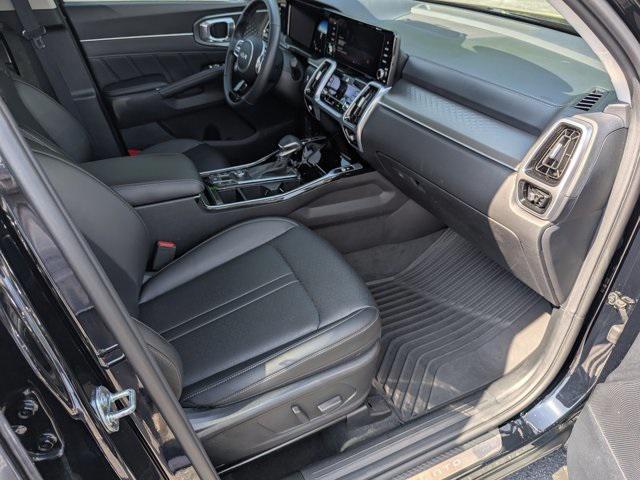 Photo of 2023 Ebony Black Kia Sorento