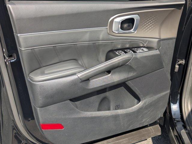 Photo of 2023 Ebony Black Kia Sorento