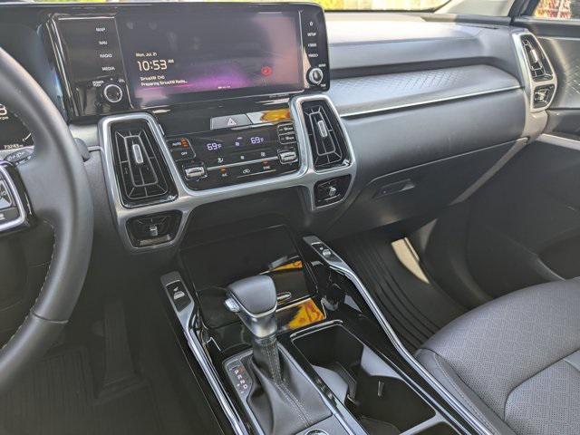 Photo of 2023 Ebony Black Kia Sorento
