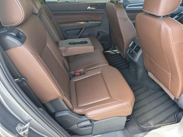 Photo of 2023 Platinum Gray Metallic Volkswagen Atlas
