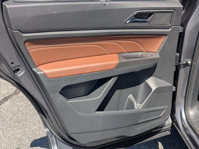 Photo of 2023 Platinum Gray Metallic Volkswagen Atlas