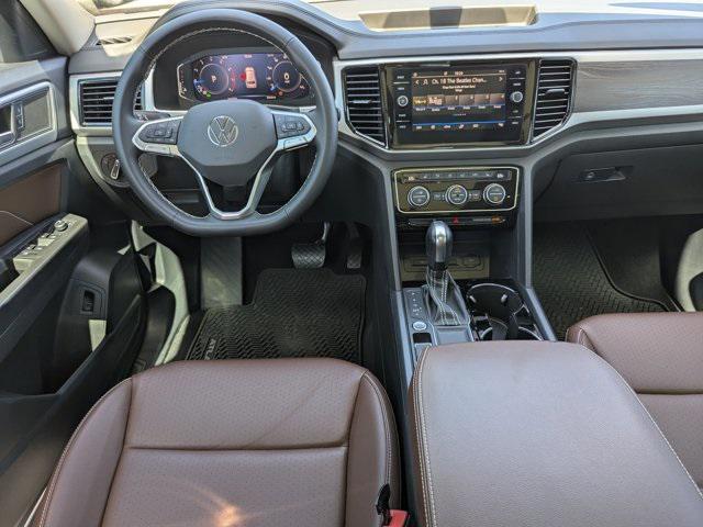 Photo of 2023 Platinum Gray Metallic Volkswagen Atlas