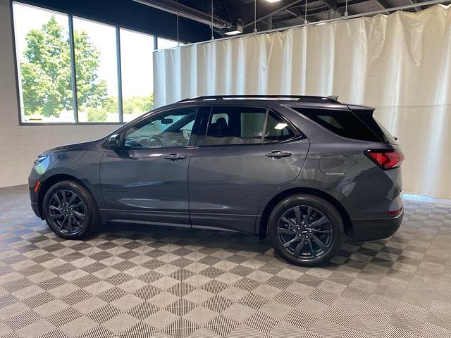Photo of 2023 Iron Gray Metallic Chevrolet Equinox