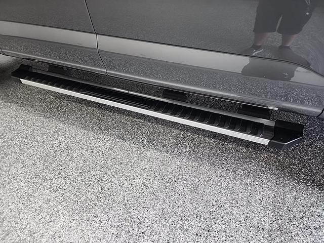 Photo of 2024 Carbonized Gray Metallic Ford F-250