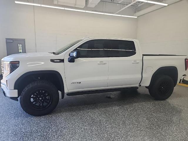Photo of 2024 Summit White GMC Sierra 1500