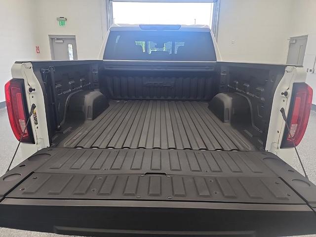 Photo of 2024 Summit White GMC Sierra 1500