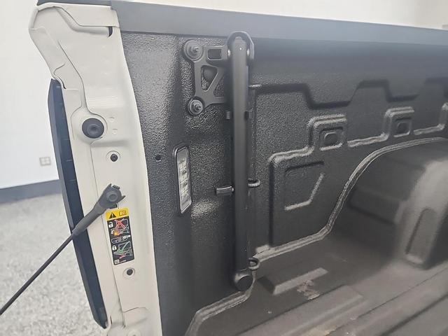 Photo of 2024 Summit White GMC Sierra 1500