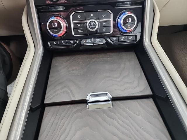 Photo of 2023 Onyx Black GMC Yukon