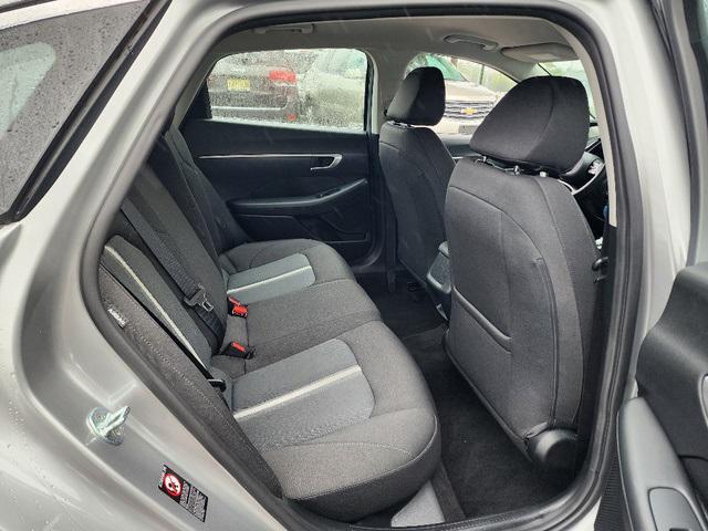 Photo of 2022 Shimmering Silver Pearl Hyundai SONATA