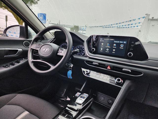 Photo of 2022 Shimmering Silver Pearl Hyundai SONATA