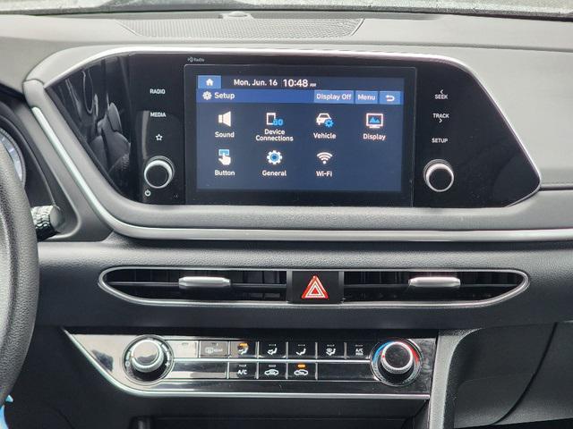 Photo of 2022 Shimmering Silver Pearl Hyundai SONATA