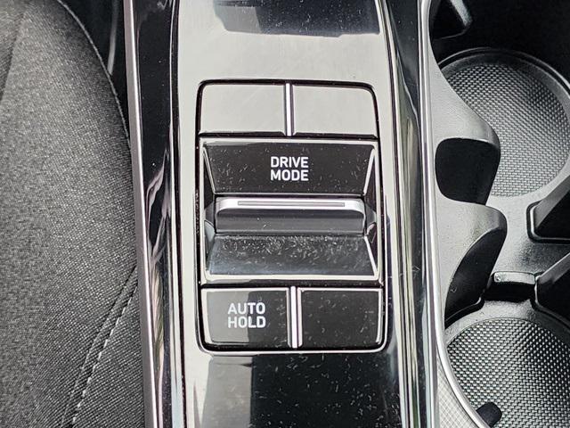 Photo of 2022 Shimmering Silver Pearl Hyundai SONATA