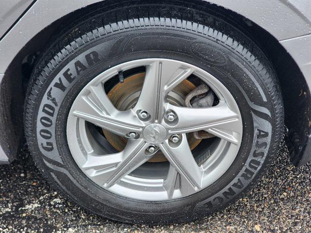 Photo of 2022 Shimmering Silver Pearl Hyundai SONATA