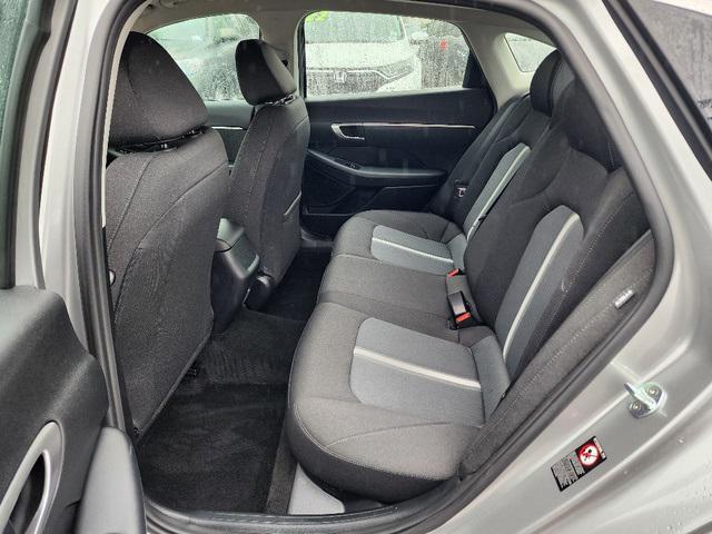 Photo of 2022 Shimmering Silver Pearl Hyundai SONATA