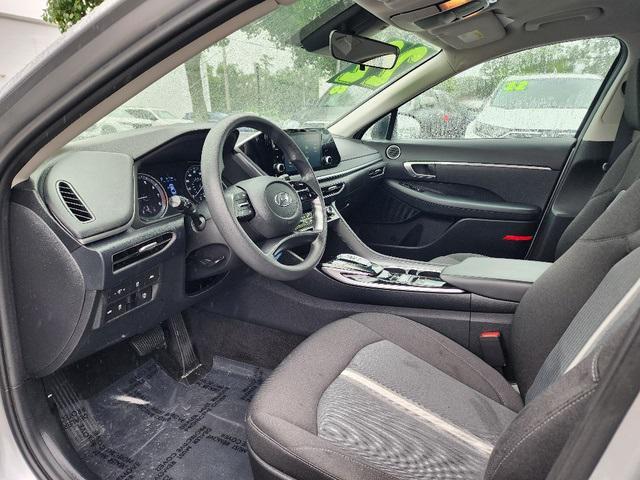Photo of 2022 Shimmering Silver Pearl Hyundai SONATA