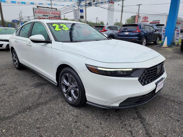 Photo of 2023 Platinum White Pearl Honda Accord
