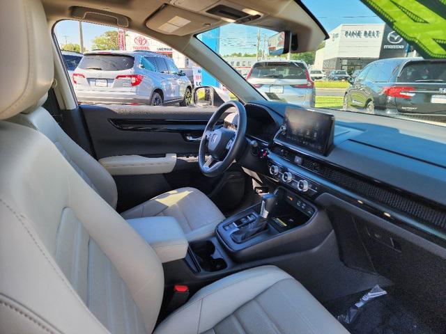 Photo of 2024 Platinum White Pearl Honda CR-V