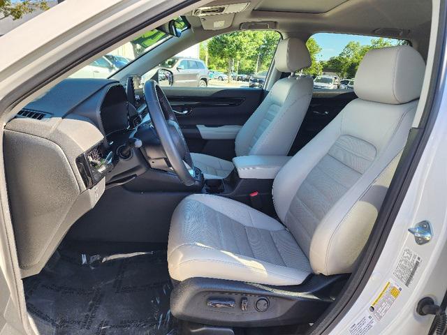 Photo of 2024 Platinum White Pearl Honda CR-V