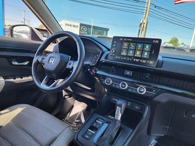 Photo of 2024 Platinum White Pearl Honda CR-V