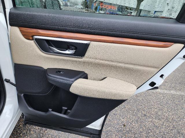 Photo of 2022 Platinum White Pearl Honda CR-V