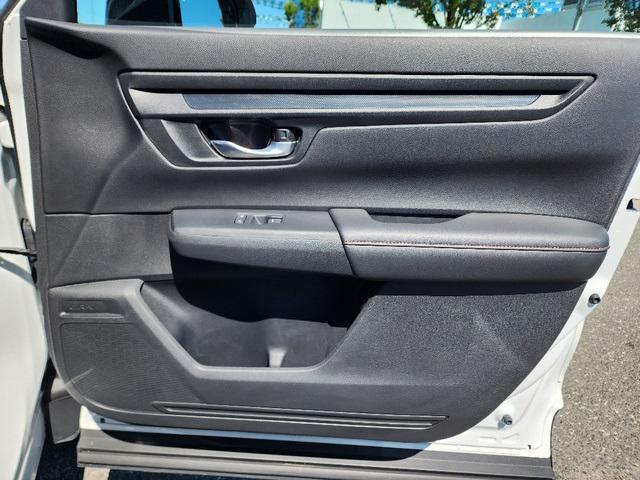 Photo of 2024 Platinum White Pearl Honda CR-V Hybrid