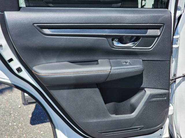 Photo of 2024 Platinum White Pearl Honda CR-V Hybrid