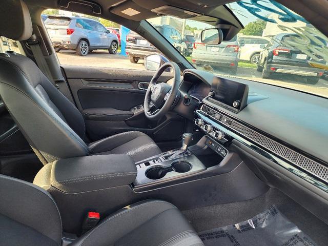 Photo of 2023 Platinum White Pearl Honda Civic