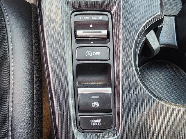 Photo of 2023 Platinum White Pearl Honda Civic