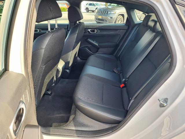 Photo of 2023 Platinum White Pearl Honda Civic