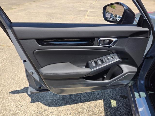 Photo of 2025 Urban Gray Pearl Honda Civic Hybrid