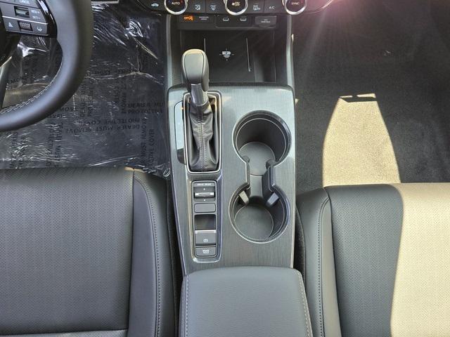 Photo of 2025 Urban Gray Pearl Honda Civic Hybrid