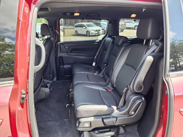 Photo of 2023 Platinum White Pearl Honda Odyssey