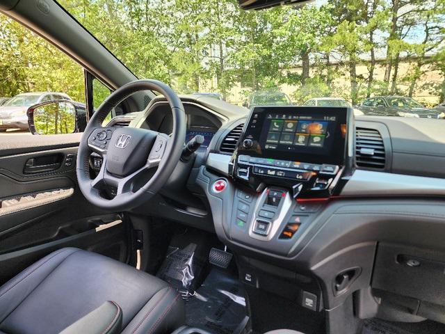 Photo of 2023 Platinum White Pearl Honda Odyssey
