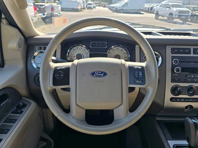 Photo of 2013 Oxford White Ford Expedition