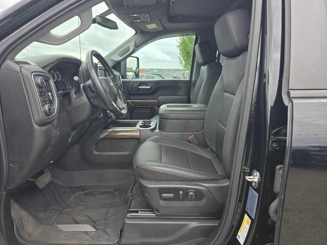 Photo of 2022 Black Chevrolet Silverado 2500