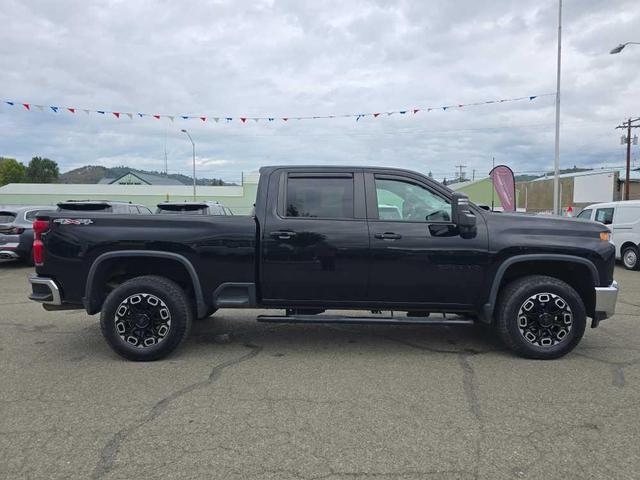 Photo of 2022 Black Chevrolet Silverado 2500