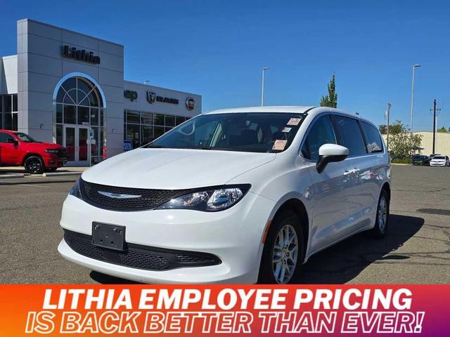 Photo of 2023 Bright White Clearcoat Chrysler Voyager