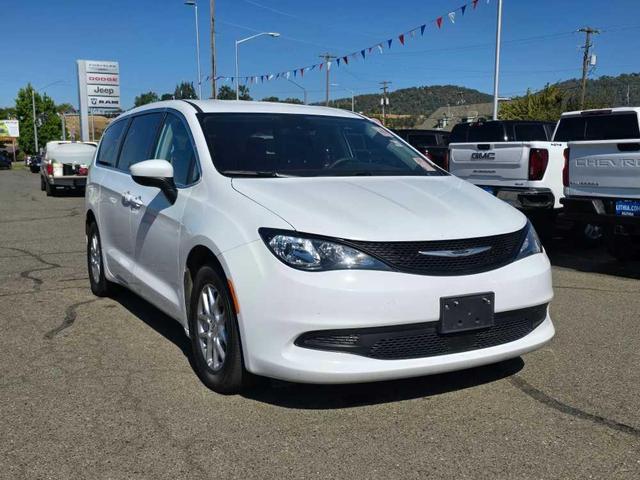 Photo of 2023 Bright White Clearcoat Chrysler Voyager
